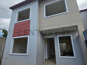 Casa en Venta en Urbanización Ceibo Real – Manta