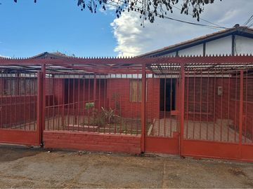 Casa 3-4 dormitorios mas espacio comercial