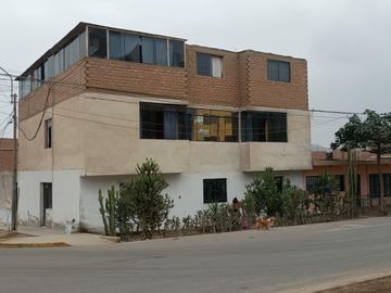 OPORTUNIDAD ÚNICA EN VENTANILLA ALTA!  CASA DE 3 PISOS...