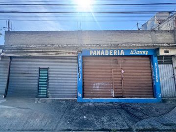 Exclusiva - CASA CON TERRENO