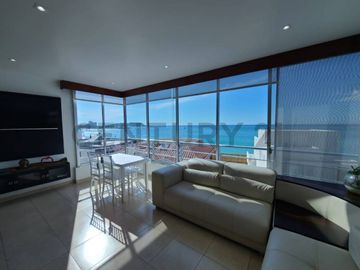 Venta Departamento Amoblado con Vista al Mar en Edificio...