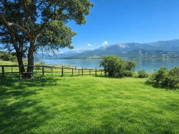 Casa parcela, 5 dormitorios, vista a laguna Aculeo