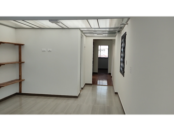 Arrienda Apartamento- segundo piso -parqueadero-c. montes-