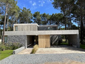 PINAMAR - CASA  ISLA DEL GOLF