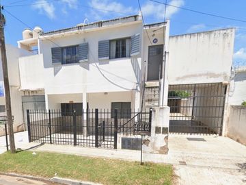 2 deptos. de 2 dorm. c/cochera, Recibo Camioneta,...