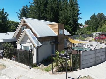 Casa Esquina con Gran Patio en Lomas de Antú