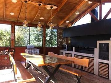 Casa en Melipilla. Quincho y Piscina.