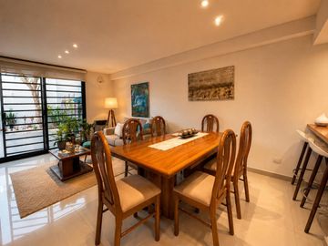 VENTA HERMOSO  TRIPLEX 5 AMBIENTES 4 BAÑOS Y COCHERA OLIVOS