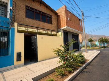 ¡Casa En Venta En Santa Clara, Ate!