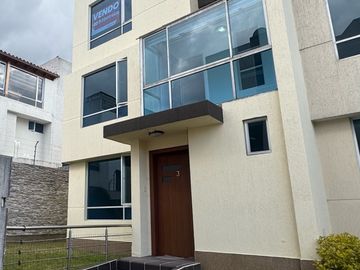 Casa en Venta / 3Dormitorios en Conjunto Exclusivo -...