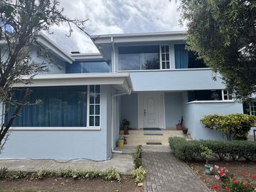 Venta amplia casa rentera de 434m2 con terreno de 1600m2...
