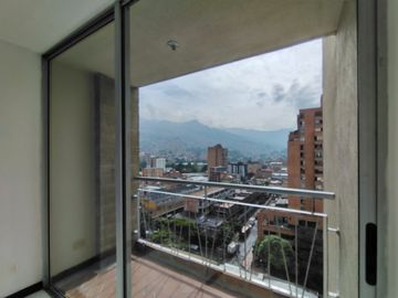 Arriendo Apartamento en el Centro de Medellín con vista...