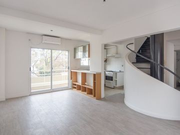 Venta Depto en Dúplex de 4 amb c/Parrilla, Cochera,...