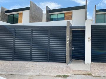 CASA EN VENTA  EN MONTEBELLO, MÉRIDA CERCA DE HOSPITALES...