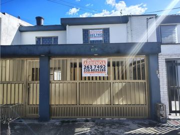 SE ARRIENDA CASA EN MODELIA  RG