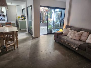 PH  EN VENTA 3 AMB  A NUEVO PATIO PUERTO DE OLIVOS