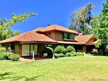 Venta casa en condominio, dos casas y quincho
