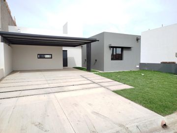 Casa en Venta en Nobu Town. 3 dormitorios 2 baños...