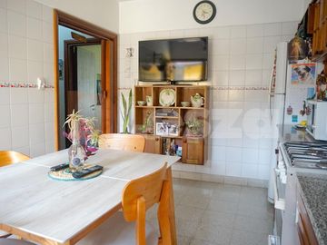 Casa de 3 ambientes con jardin