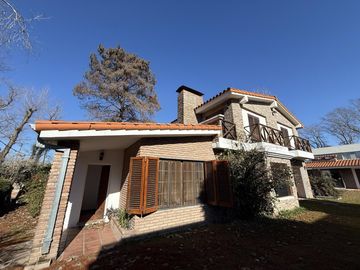 Casa en Venta de 4 Dormitorios en Rosario - Fisherton