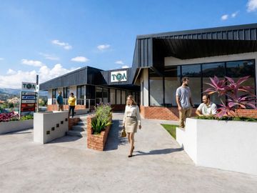 Plaza TOA: En venta 6 locales modernos | ubicación...