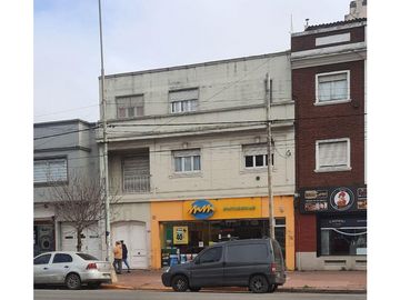 PH 5 AMBIENTES A LA CALLE CON BALCON - MACROCENTRO