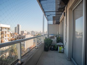 Venta de impecable 3 Ambientes con Vista Abierta y 2...