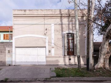 Casa en venta en Remedios de Escalada Oeste