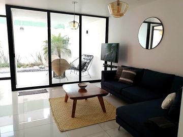 Casa amueblada premium en renta, frente a parque |...