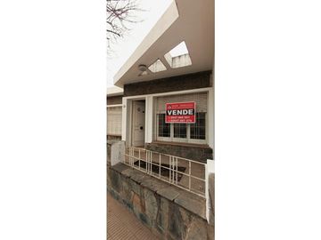 CASA EN VENTA, BARRIO CENTRO