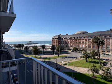VENTA DEPTO 3 AMB C/COCHERA Y VISTA AL MAR FRENTE AL...