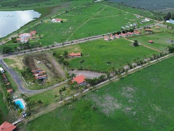 Terrenos en venta a pie de lago La Vega