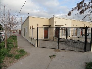 CASITA AL FRENTE.....