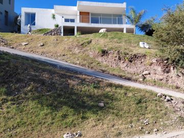 VENTA CASA 2 DORM CUMBRES DEL GOLF V. ALLENDE CBA