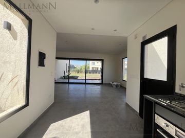 Venta Casa a estrenar 4 Ambientes-  Santa Emilia Pilar...