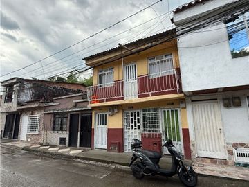 💼 Casa Rentable en Dosquebradas con 3 apartamentos...