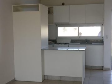 DUPLEX DE 2 DORMITORIOS VENTA VISTA FRANCA AL LAGO ROLDAN