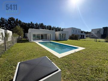 Alquiler Casa 4 ambientes Jardin Pileta en Santa Ines -...