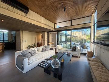 Venta casa 3 amb. mas escritorio, en una planta en...