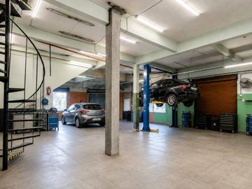 LOCAL ESQUINA COMERCIAL SOBRE AV. ILLIA | 367 m²...