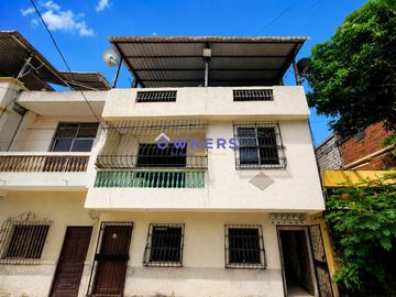 VENTA CASA RENTERA 3 PISOS |6 DEPARTAMENTO|EN CALLE...