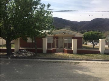 VENTA CASA ESQUINA 3 DORMITORIOS A METROS DE AV CRCANO...