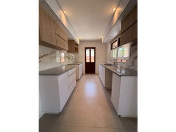 VENTA CHALET 3 AMB. RECICLADO, PARQUE, VERGARA AL 2500...