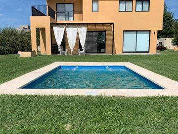 Casa en venta en Brandsen