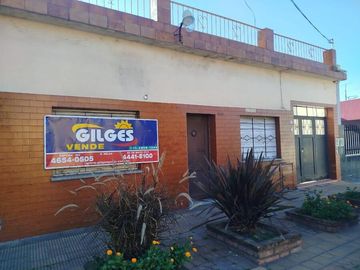 Venta de Casa 3 Amb. con Departamento 2 Ambientes al...
