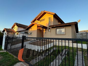 ARRIENDO CASA LOTEO LA RESERVA DE CERRO GRANDE