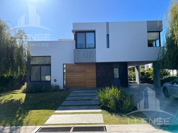 Casa 5 ambientes minimalista completamente amoblada en...