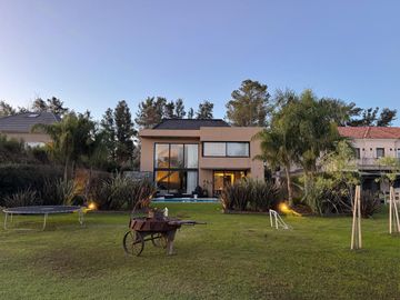 ST.THOMAS ESTE/OESTE CASA EN ALQUILER