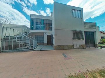 CASA EN VENTA SEXTA SECCION MENDOZA 3 DORMITORIOS CON...