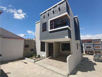 CASA EN VENTA 4 DORMITORIOS SECTOR AV ORDOÑEZ LASSO CUENCA